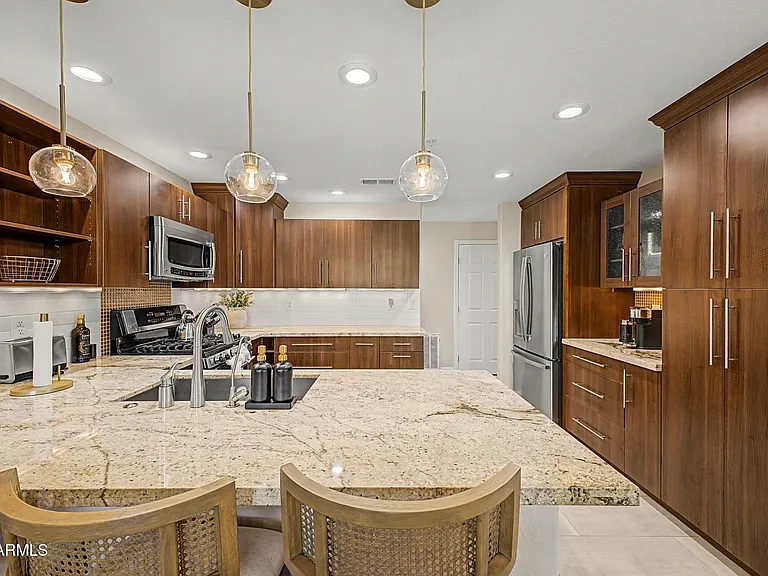 20121 N 76th St #1019 — Photo 5
