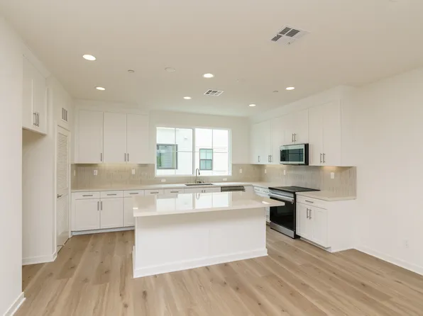 2564 Delphinium Ln, Carlsbad, CA