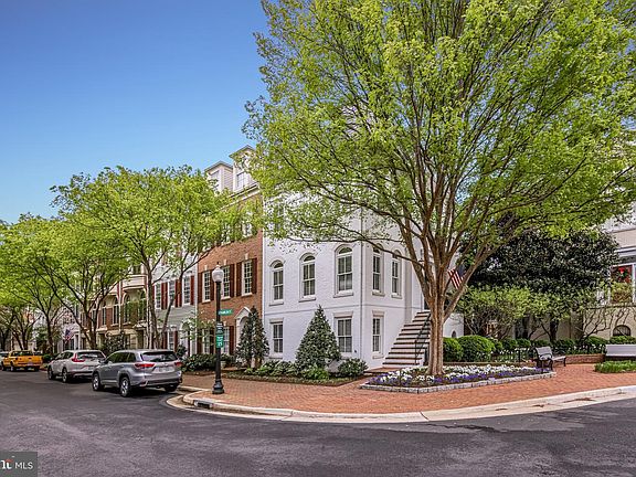 4th image of 18 Franklin St