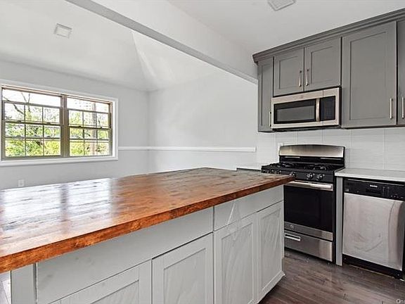 4th image of 4828 Barnes Ave
