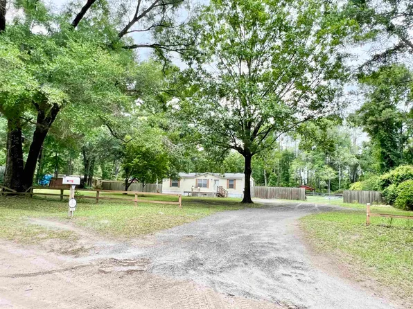 28 Meridith Dr, Crawfordville, FL 32327