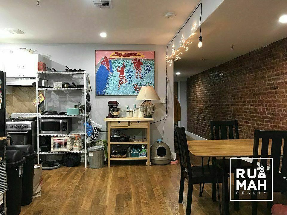 1st image of 246 Jefferson Ave #1