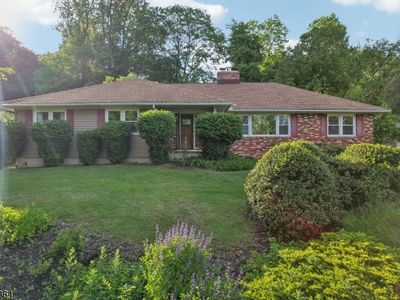 70 Leamoor Dr, Morris Plains, NJ, 07950