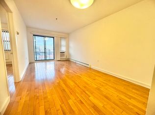 34-42 10th St #3F, Astoria, NY 11106