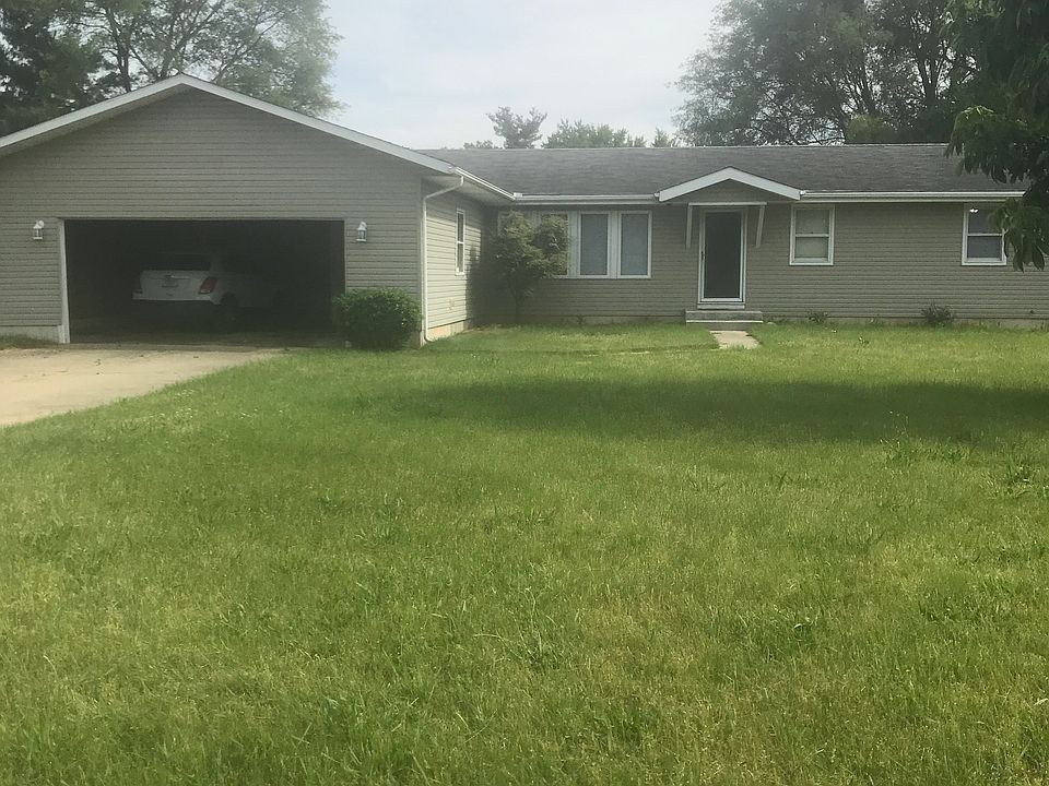 1st image of 23976 Manor Ln
