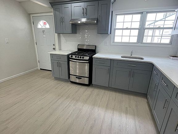 4th image of 182 Merrill Ave Floor 1