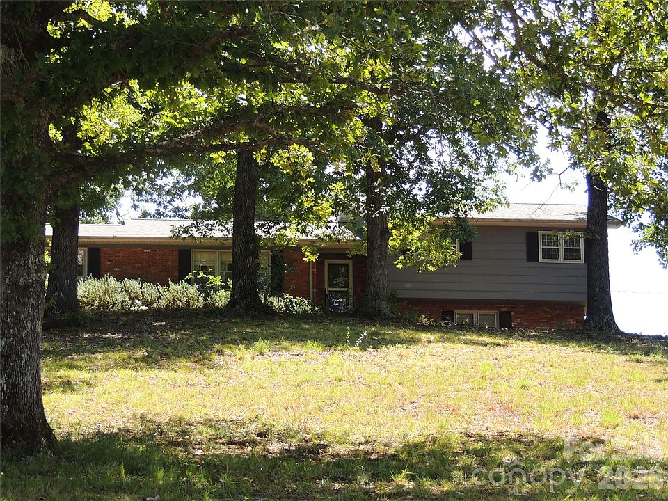 1st image of 632 Rock Corner Rd