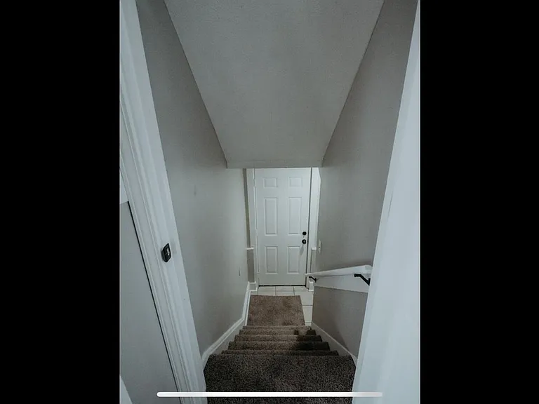 637 S 44th St — Photo 31