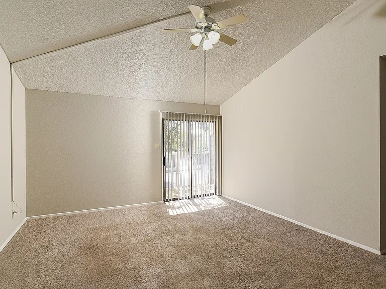 Classic - B1 Living Area