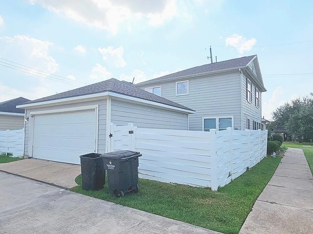4 bed, 2.5 bath, 1637 sqft, $1,800 — Photo 4