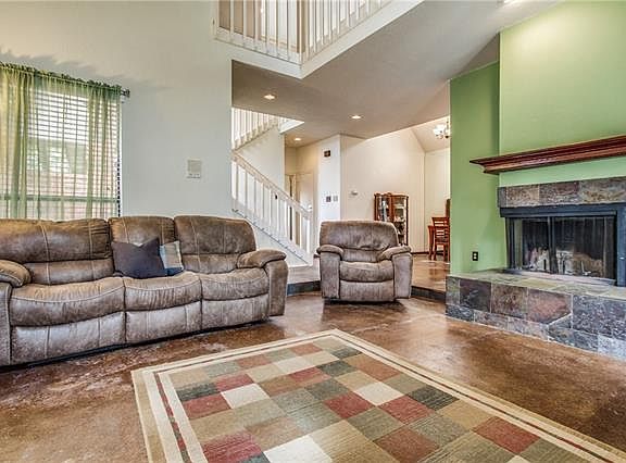 4th image of 202 Piccadilly Cir