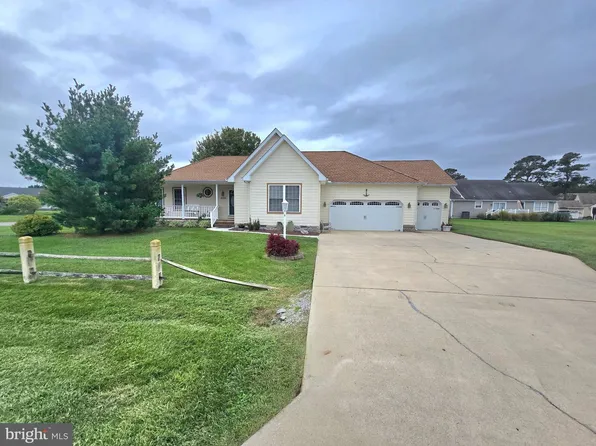 38269 Waterway Dr, Ocean View, DE 19970