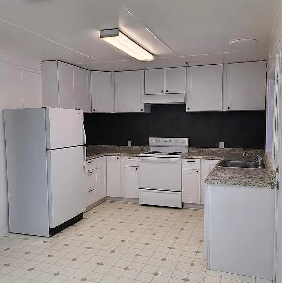 303 E Christina St — Photo 25