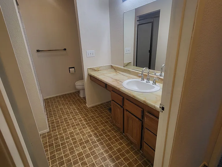 928 Blue Heron Ave NE — Photo 10