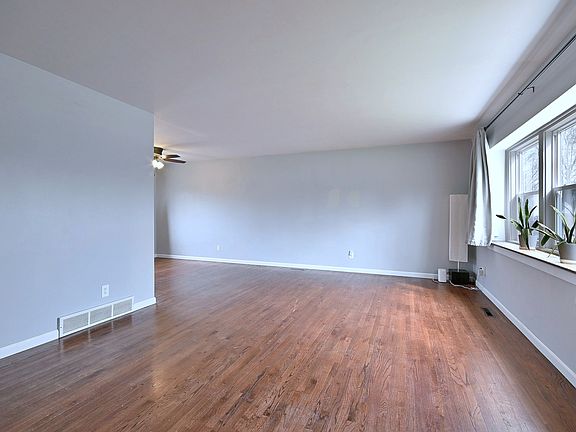 4th image of 966 Aberdeen Dr