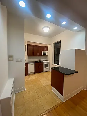 Rented by CitySites Real Estate Group | media 8