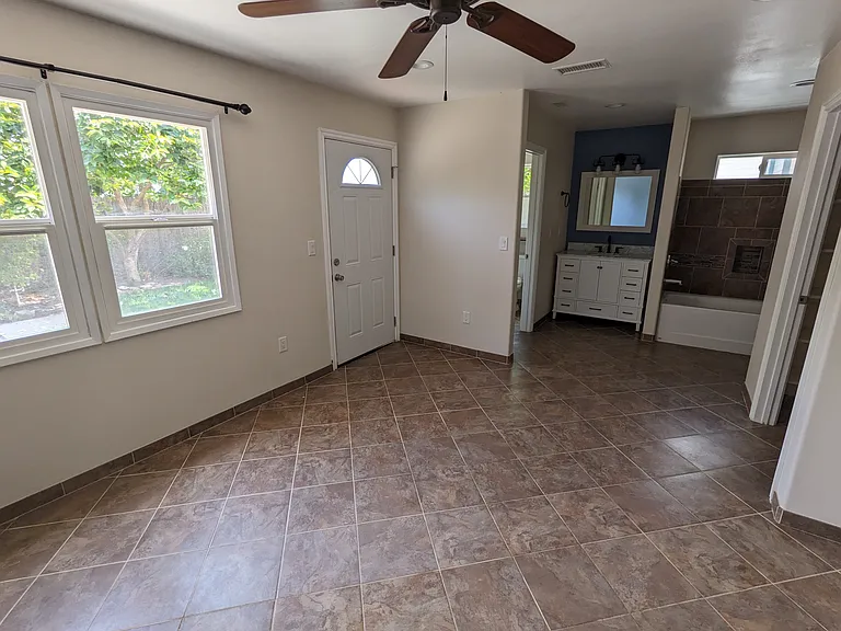 109 La Verne Ave — Photo 15