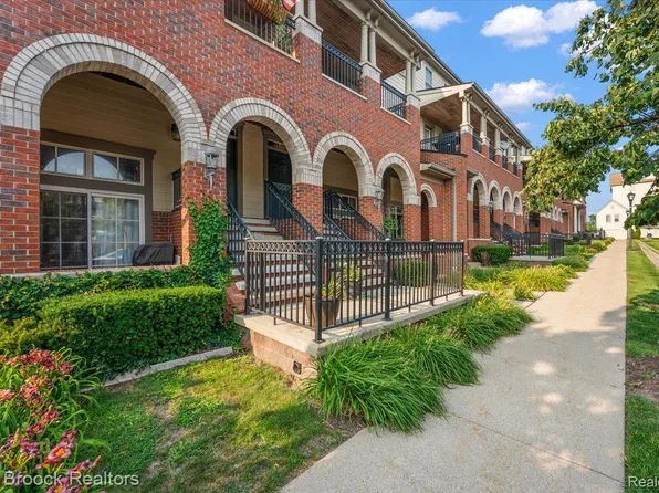 3865 Forester Blvd, Auburn Hills, MI 48326