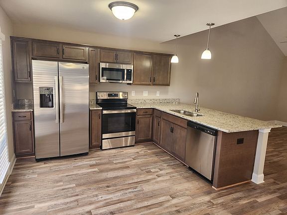 3rd image of 306 Dugger Dr