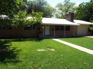 305 W Travis St, Fredericksburg, TX 78624
