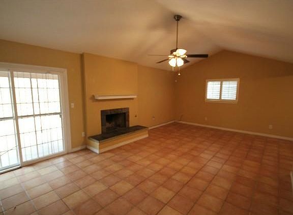 4th image of 1516 Robert Wynn St