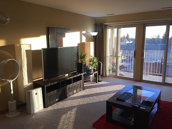 3rd image of 27 E Hattendorf Ave Unit 515