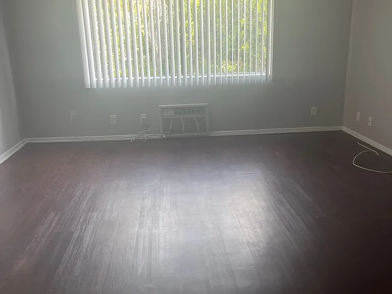 7320 Hazeltine Avenue (5295) — Photo 18