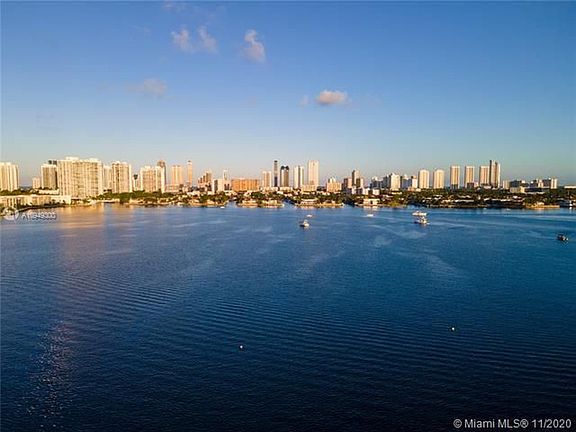 3rd image of 17301 Biscayne Blvd Unit Lph9