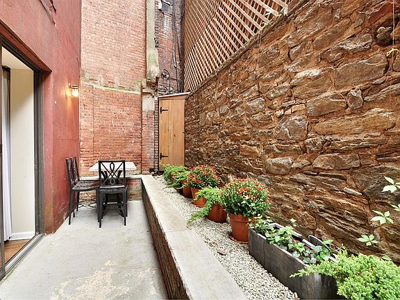 5th image of 571 Hudson St APT 1B