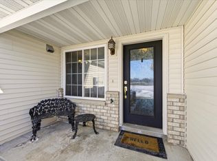 943 Serenity Cir, Nya, MN 55397