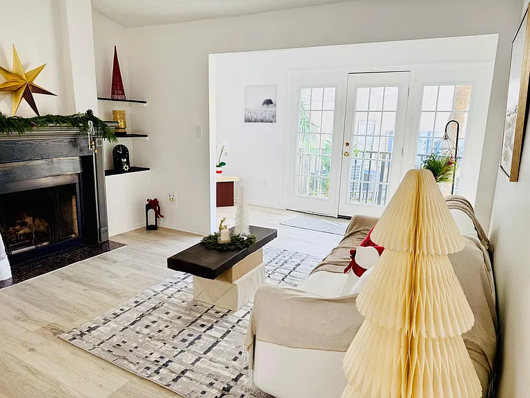 216 Afton Sq #202 — Photo 5