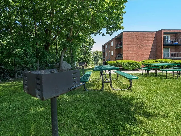 Groton Towers — Photo 14