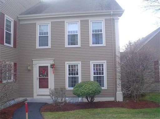 1st image of 5 Essex Green Ln