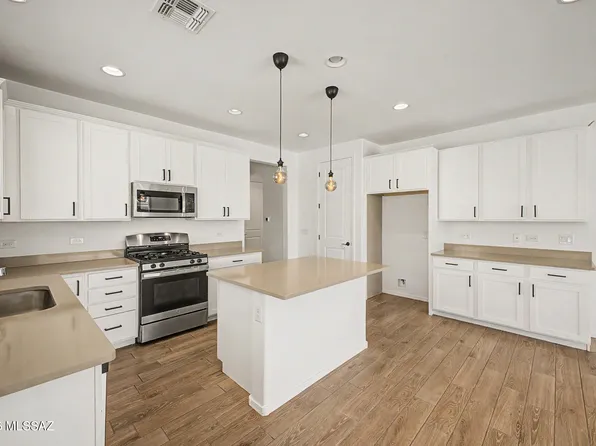 10847 W Sarabella Dr, Marana, AZ 85653