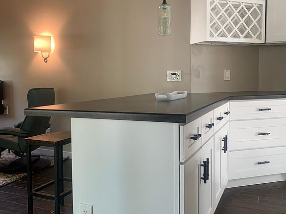 5th image of 859 Washington St #859