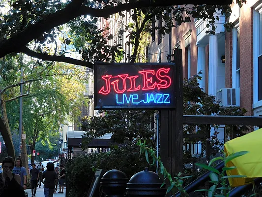 Rented by Renetta Real Estate | media 29