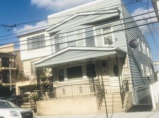 4 Manor Ave, Harrison, NJ 07029