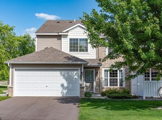 2725 Wagon Wheel Trl, Chaska, MN 55318