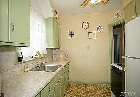 4th image of 1010 Rosegold St