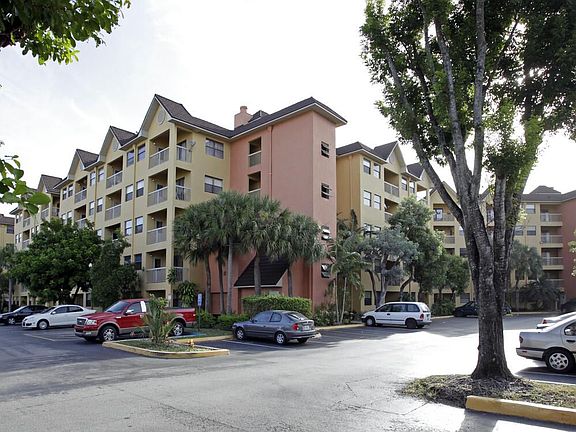 2nd image of 8323 Lake Dr
