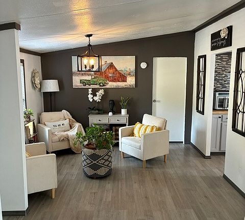 3rd image of 215 Lynn Dr #215