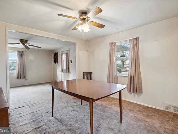 3rd image of 812 W Penn Pines Blvd