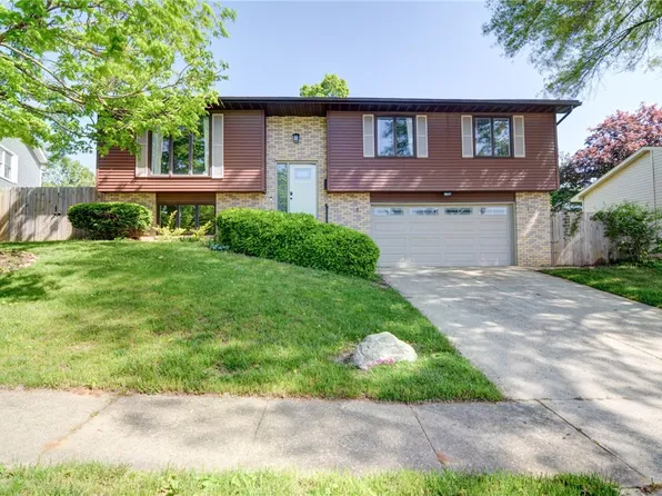 2150 W Melrose Dr, Decatur, IL 62526