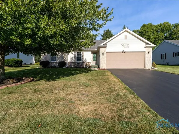 1683 Henthorne Dr, Maumee, OH 43537