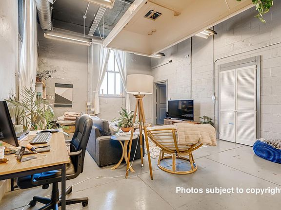 3rd image of 1513 N Western Ave APT 305