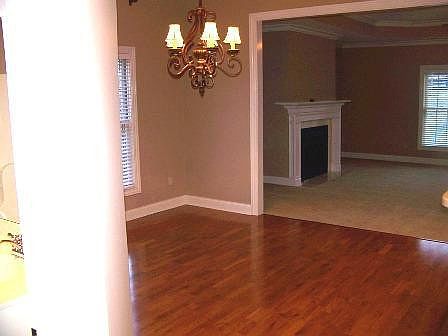 5th image of 248 Clairmont Cir