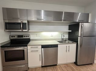 423 Greenup St #203, Covington, KY 41011