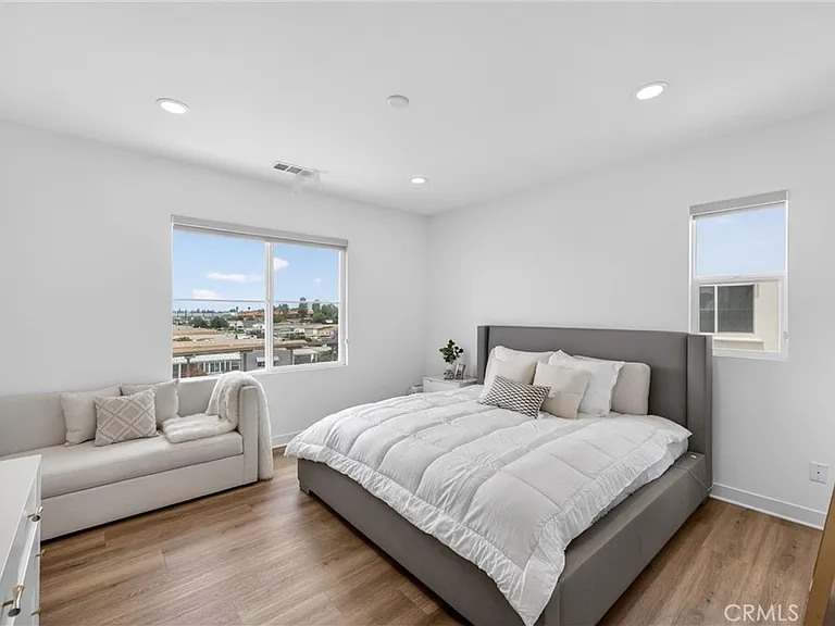 12903 Calabria Dr — Photo 11