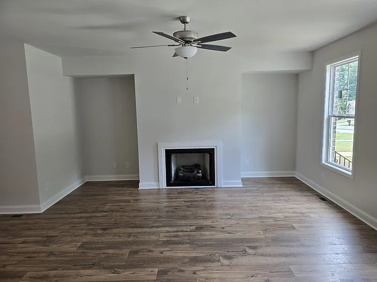1302 Ainsworth Aly — Photo 15