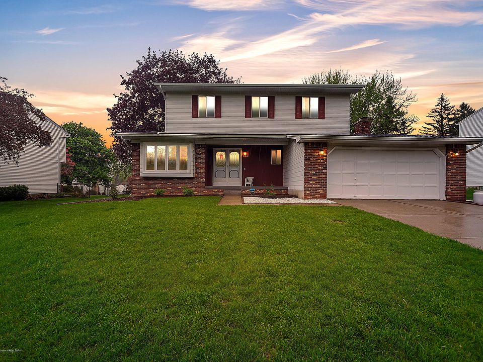 1st image of 5012 Applewood Dr